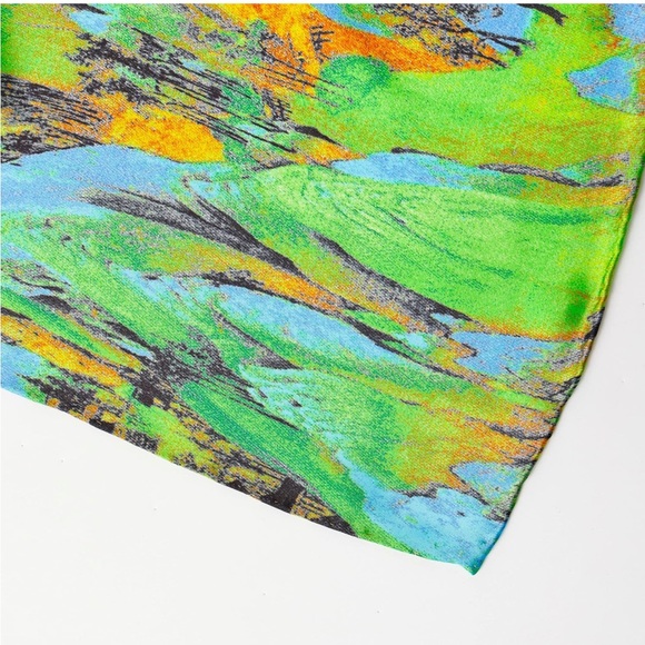 Women’s silk scarf - Picture 8 of 11